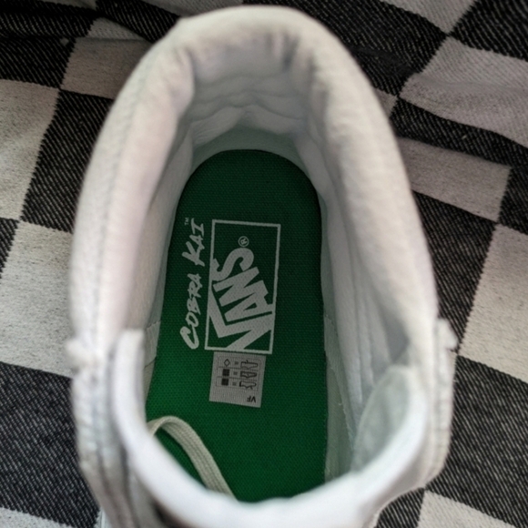 VANS  COBRA KAI SK8-HI Women 5 Miyagi Do LaRusso White canvas NWT 022025 - Picture 10 of 12